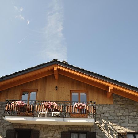 Apartamento Le Foyer De La Ferme Aosta Exterior foto
