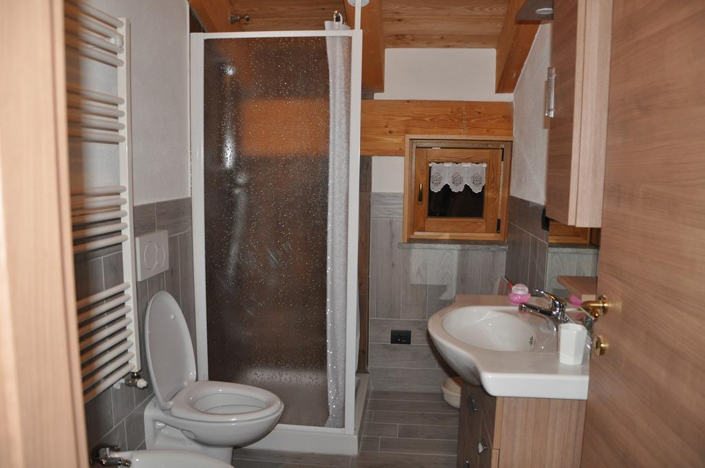 Apartamento Le Foyer De La Ferme Aosta Habitación foto