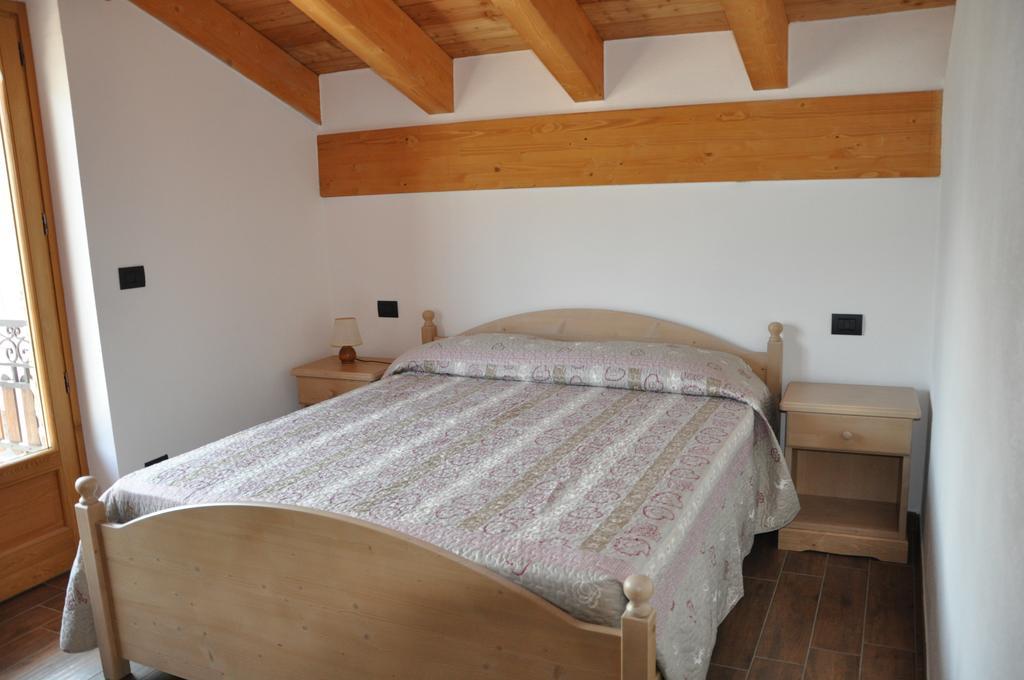 Apartamento Le Foyer De La Ferme Aosta Habitación foto
