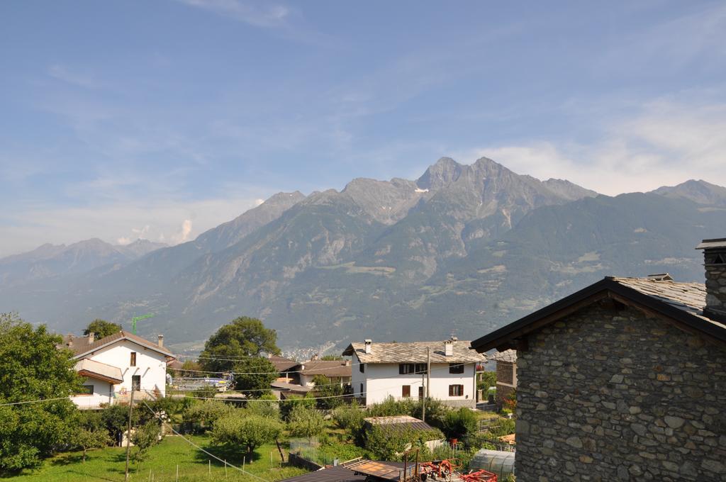 Apartamento Le Foyer De La Ferme Aosta Exterior foto