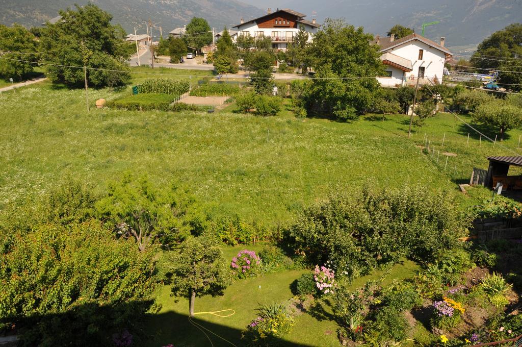 Apartamento Le Foyer De La Ferme Aosta Exterior foto