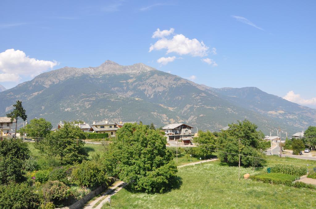 Apartamento Le Foyer De La Ferme Aosta Exterior foto