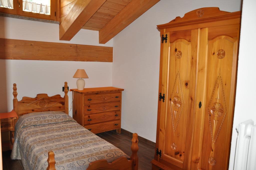 Apartamento Le Foyer De La Ferme Aosta Habitación foto