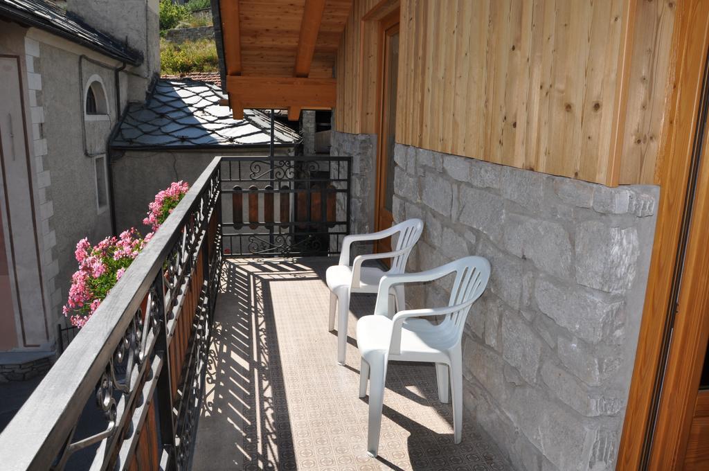 Apartamento Le Foyer De La Ferme Aosta Habitación foto