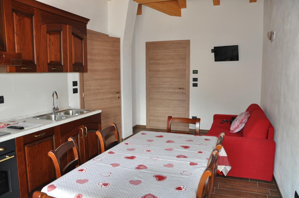 Apartamento Le Foyer De La Ferme Aosta Habitación foto