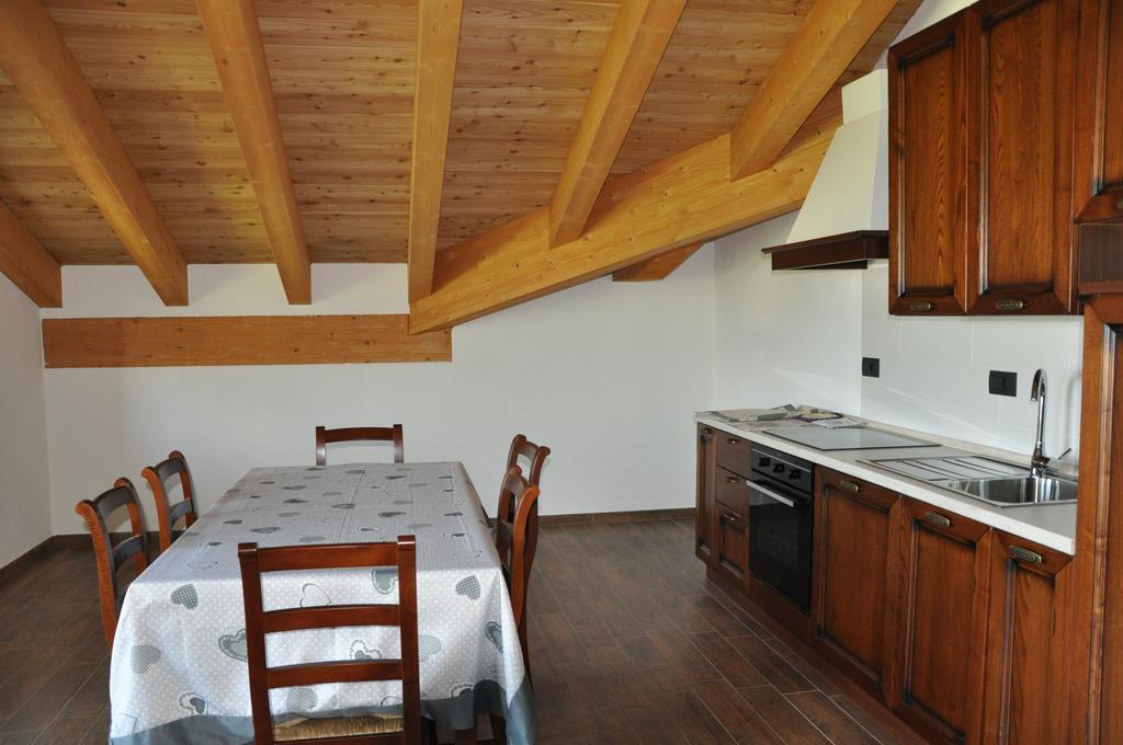 Apartamento Le Foyer De La Ferme Aosta Habitación foto
