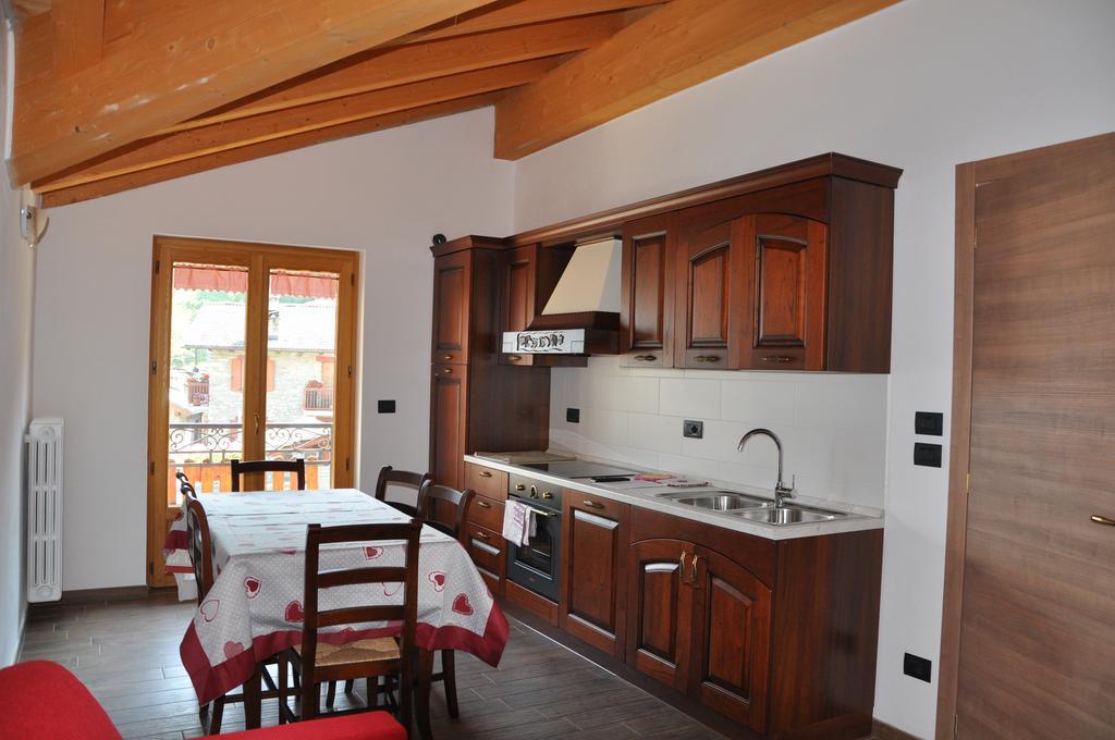 Apartamento Le Foyer De La Ferme Aosta Habitación foto